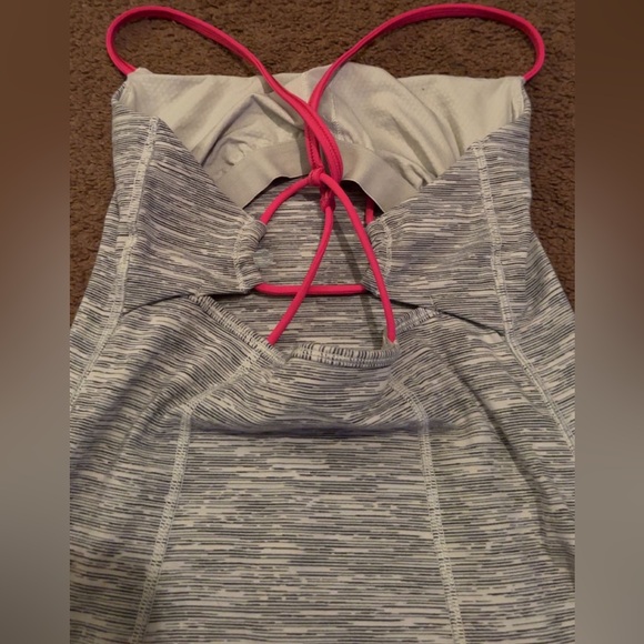 Lululemon dancing warrior strappy tank top size 6 - Picture 5 of 5